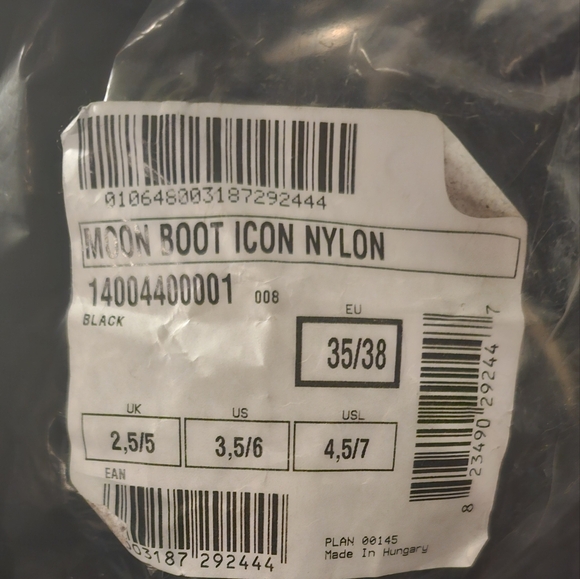 Moon Boot Black Winter Boots - Picture 2 of 4